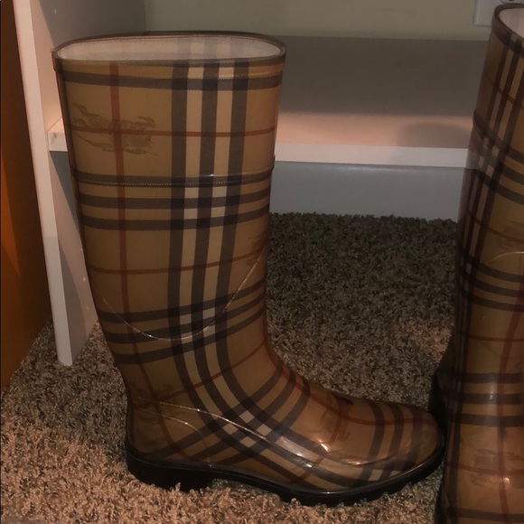 Burberry Rain Boot - Picture 3 of 4
